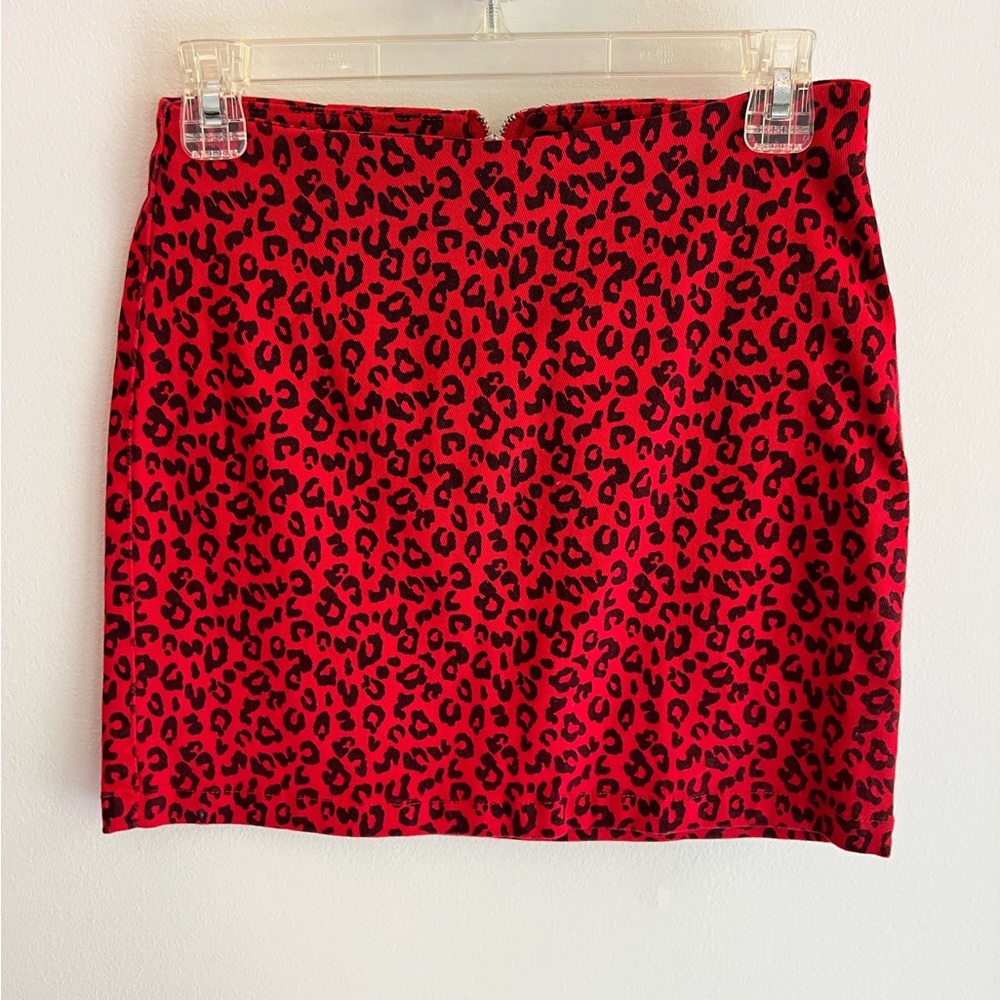Red leopard print mini skirt